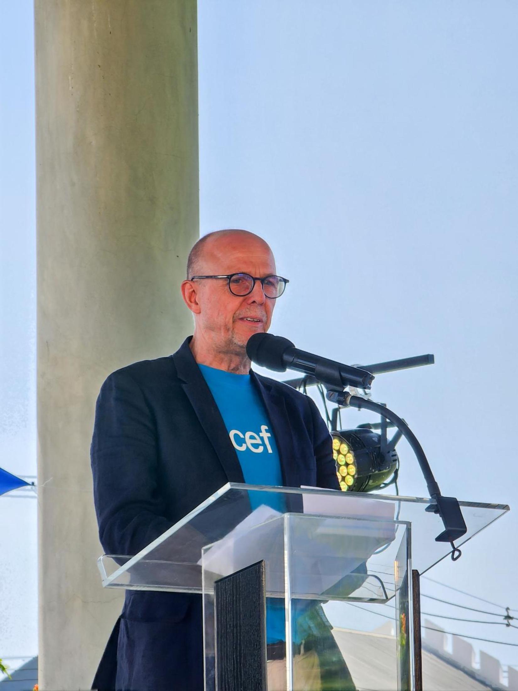 Pieter Bult, UNICEF Representative to the Eastern Caribbean Area, addresses audience at World childrens Day Rally in Barbados