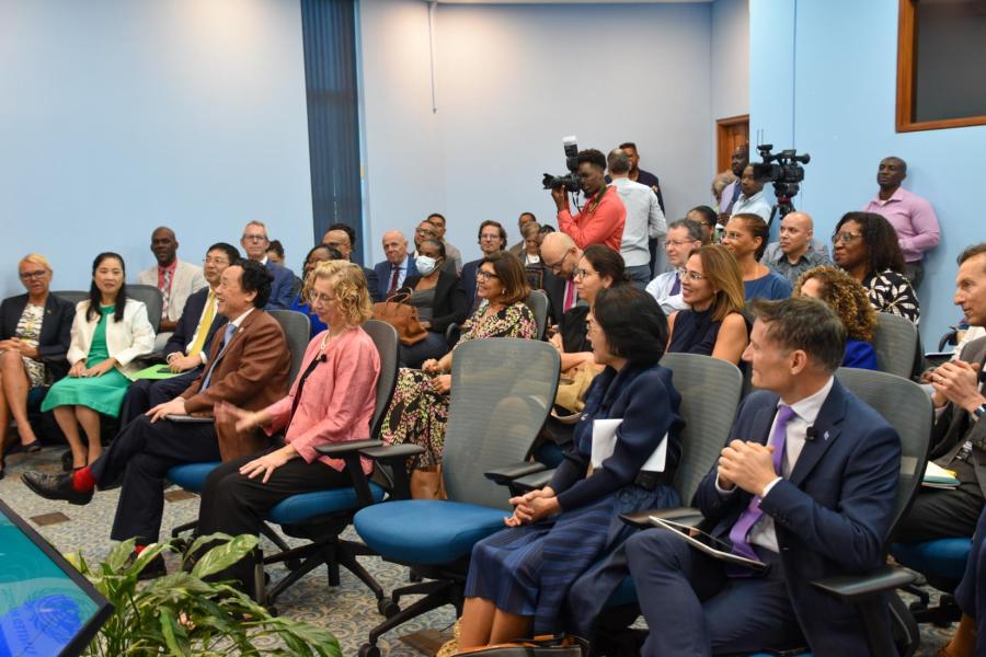 Regional and international officials participating in the first regional launch.
